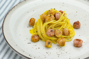 Carbonara con salsiccia di pollo e tacchino una nuova versione