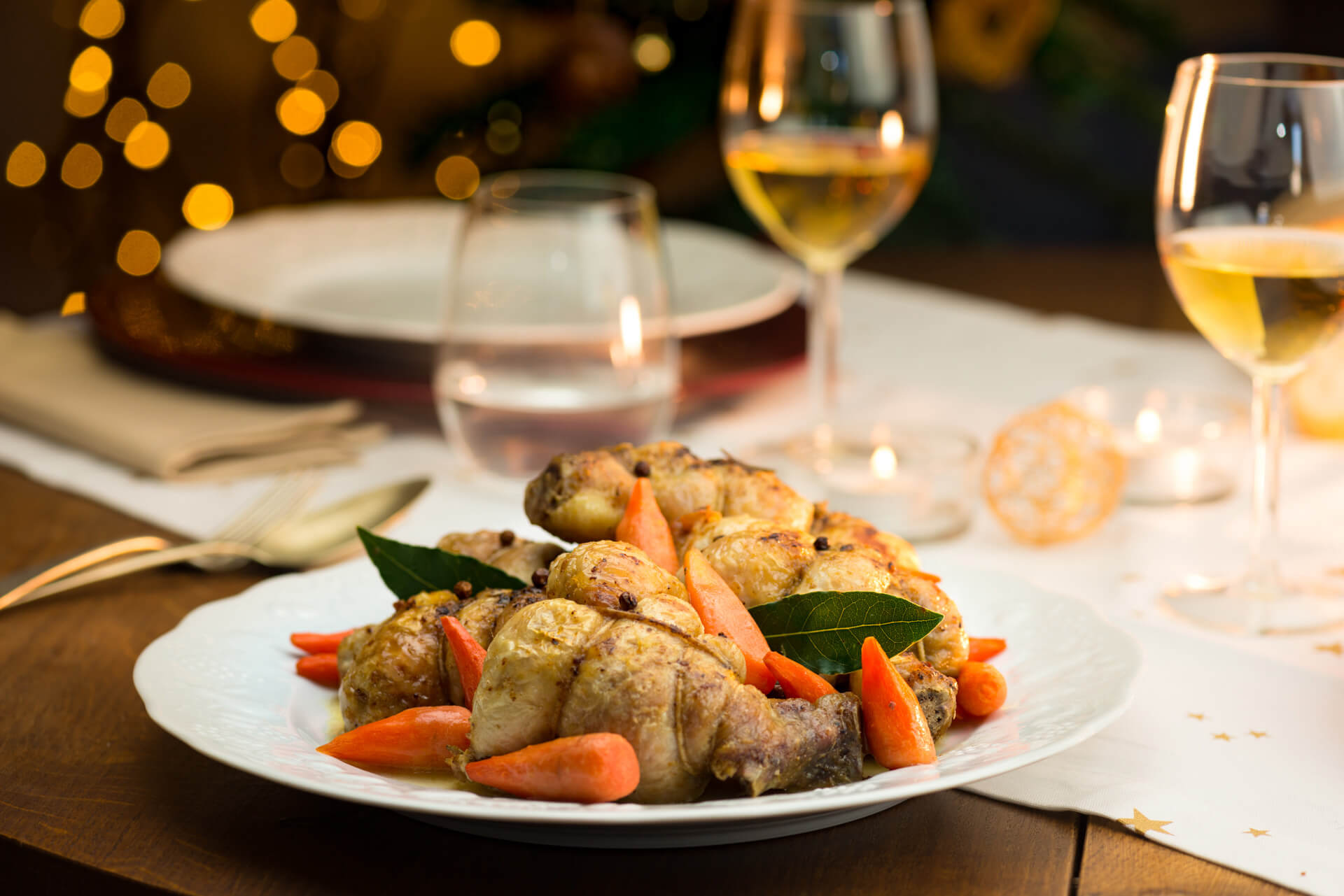 Fusi di pollo farciti con carotine, alloro e vino bianco